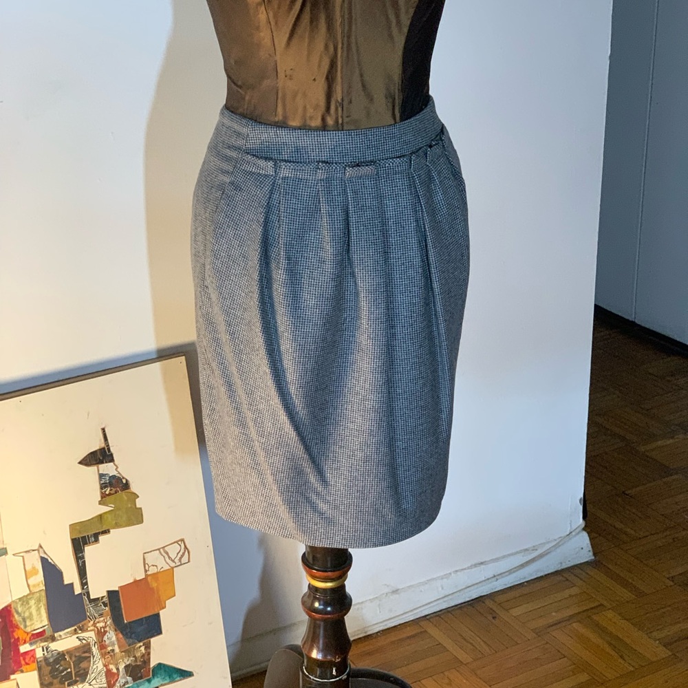 Hugo Boss - Grey Wool Skirt - Size 6